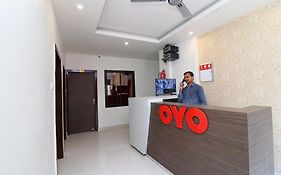 Oyo 18848 Paradise Inn 3*